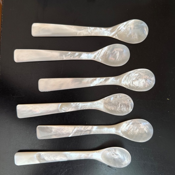 Mother of Pearl Caviar Spoons - Picture 3 of 3